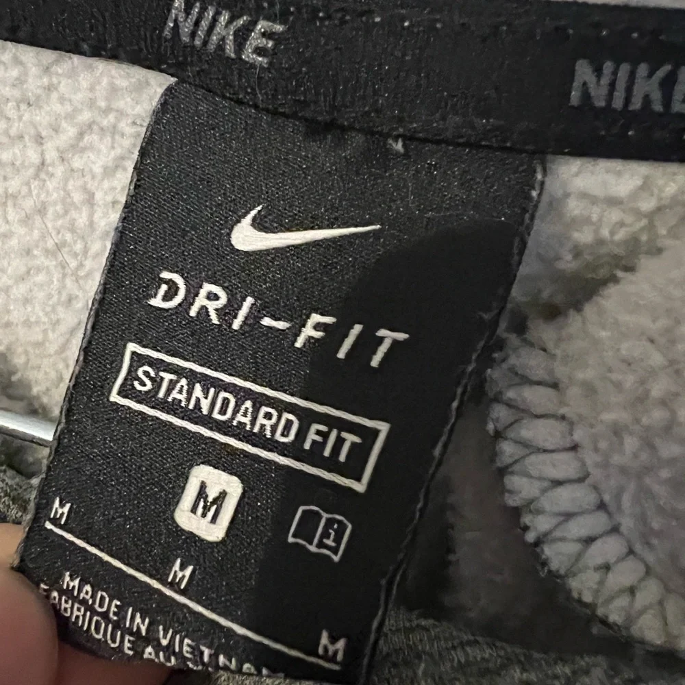Nike Gray and Black Sweatshirt Hoodie - Picture 3 of 3
